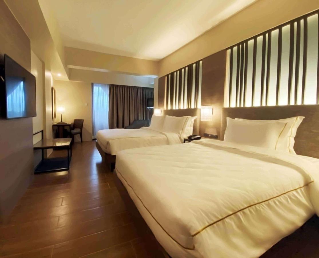 The Aurora Subic Hotel Managed By Hii Olongapo Zewnętrze zdjęcie